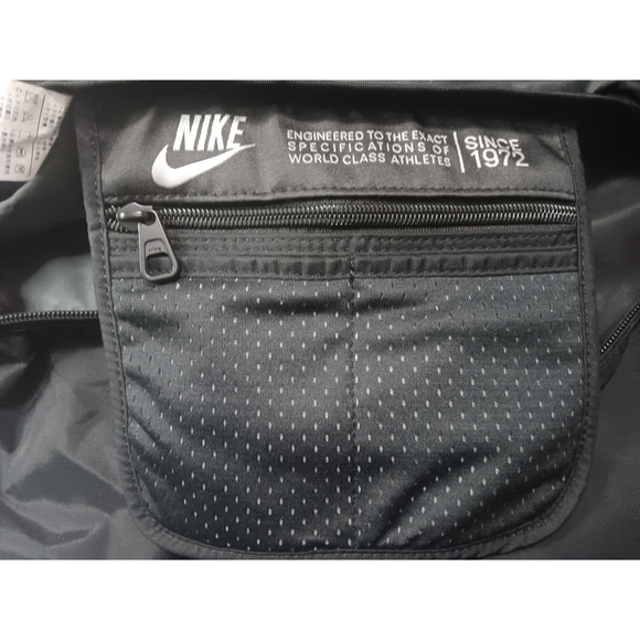 Nike Cresant Cross Body Messenger Sling Bag Black Nylon NWOT - Picture 5 of 9